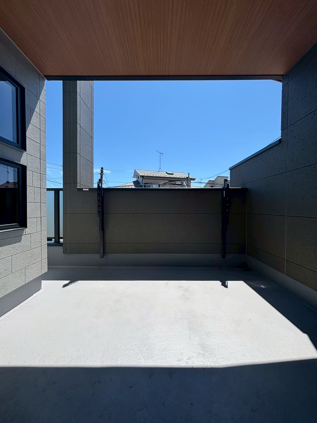 BALCONY／バルコニー