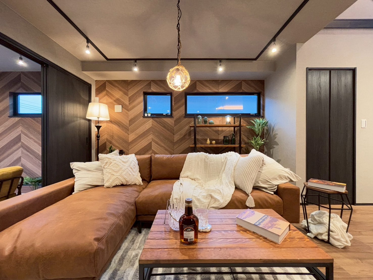 LIVING／リビング